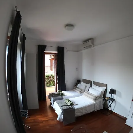 Bed & Breakfast Emi's 2*