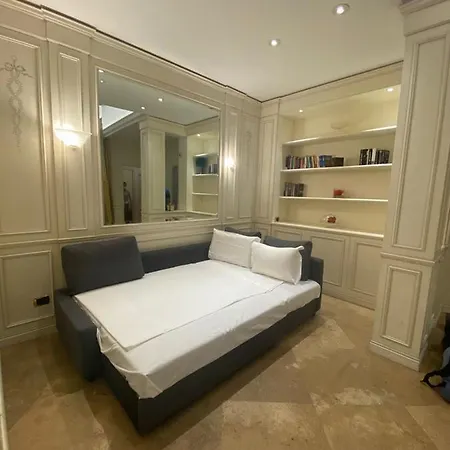 Spagna Luxury Apartment