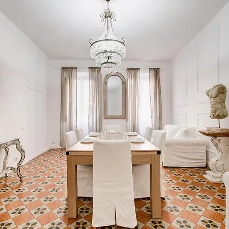 Apartment Spanish Square - Romedreamhome