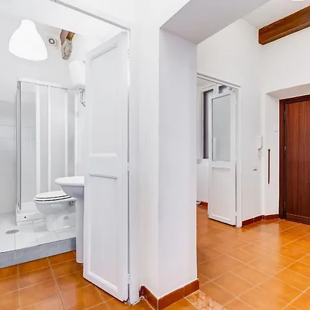 Spanish Square - Romedreamhome Apartment