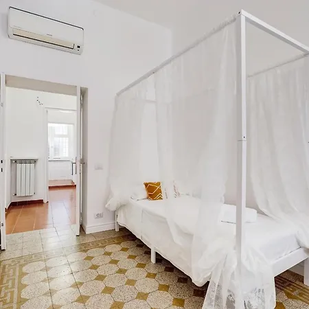 Spanish Square - Romedreamhome Apartment