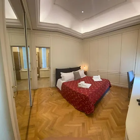Spagna Luxury Apartment