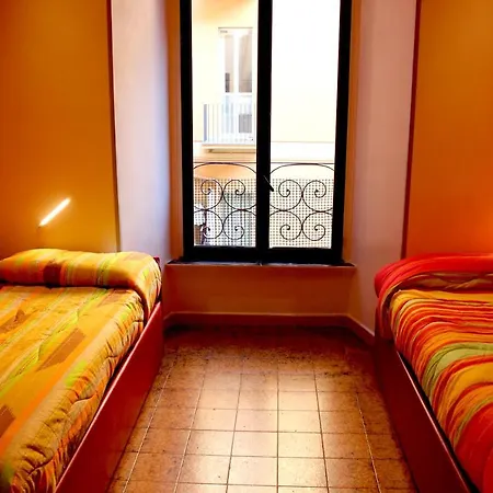 Auberge de jeunesse Legend R.g. *