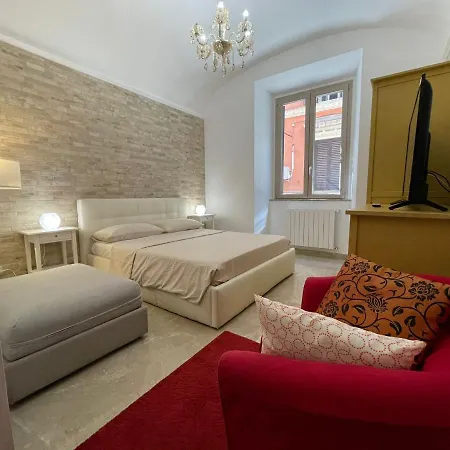 Apartment Domus Enea - Colosseo Termini *