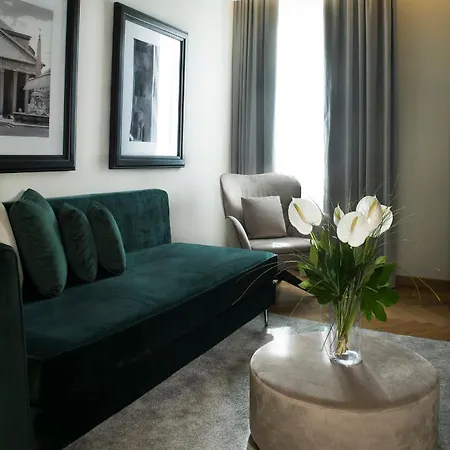 Hotel Antico Del Sole Al Pantheon 4*