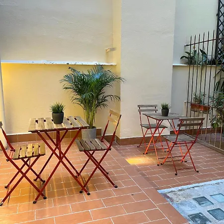 Domus Avi - Guest house