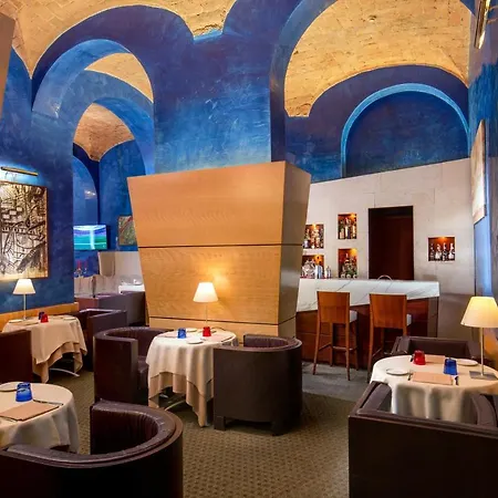 Empire Hotel