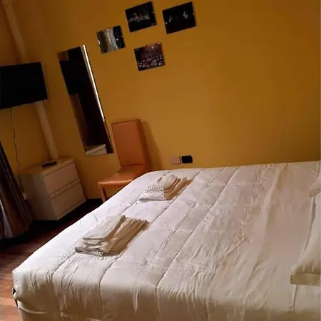 Ecce Apartment *