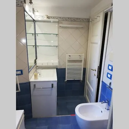 Ecce Apartment *
