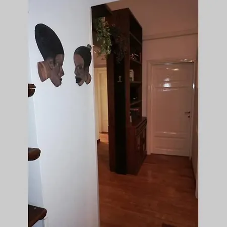 Ecce Apartment *