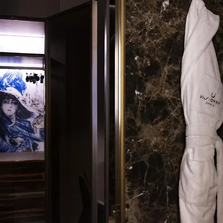 U-visionary Hotel