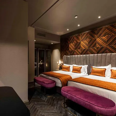 U-visionary Hotel