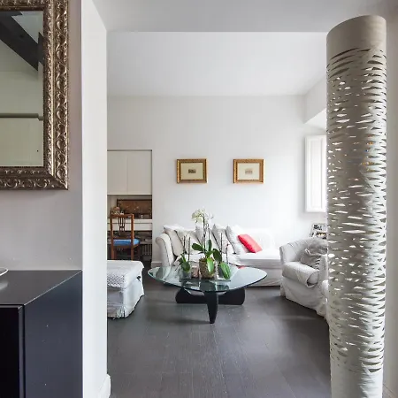 Coronari Enchanting Two Bedroom Apartment Rome