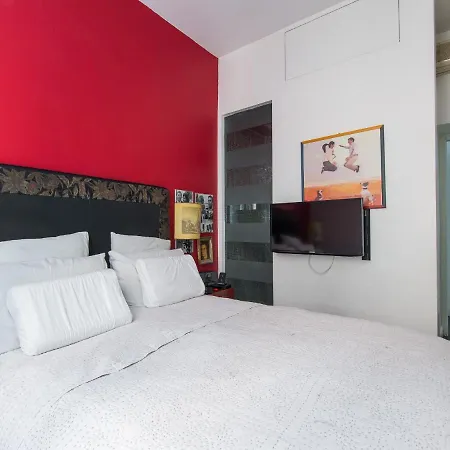 Apartment Coronari Enchanting Two Bedroom Rome