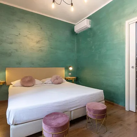 Lovely New Via Genova Apartment