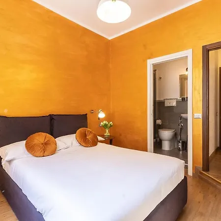 Lovely New Via Genova Apartment *
