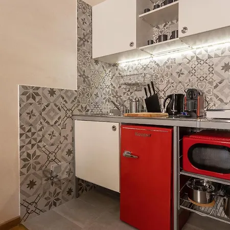 Apartment Lovely New Via Genova Rome