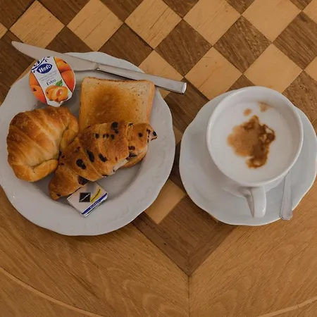 - Monti Bed & Breakfast Rome