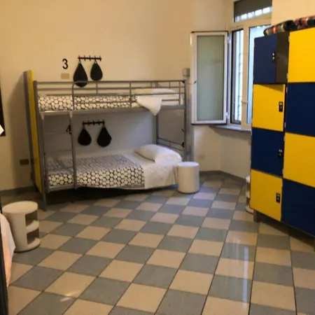 The Beehive Hostal Roma