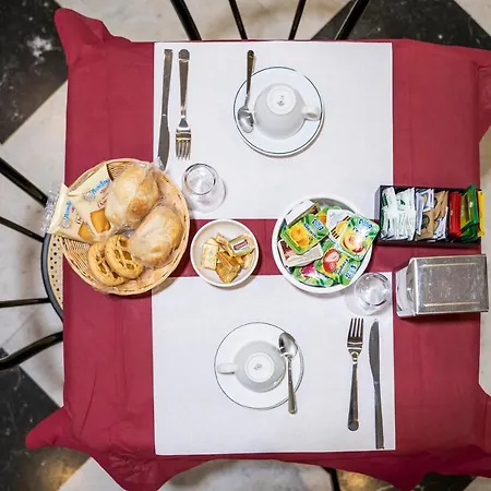 Ferrarese Hotell 2*