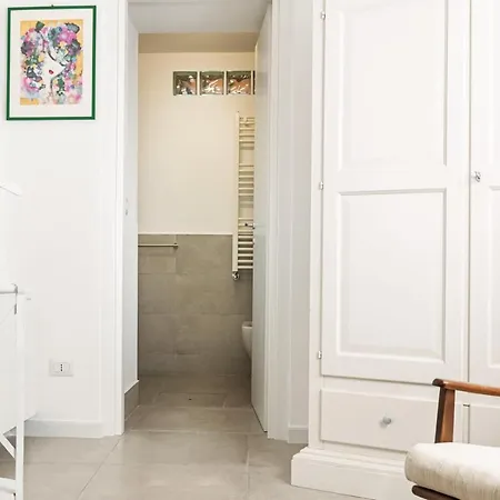 Renella 92 Apartment