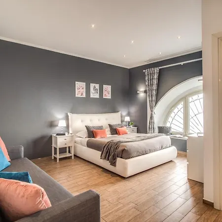 Colosseum Royal Apartment *