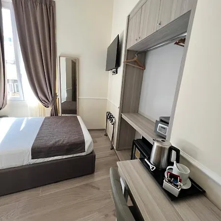 Le Petit Hotel