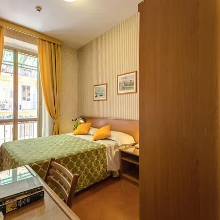 Szálloda Hotel Corona