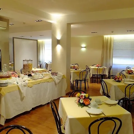 Consul Hotel 3*