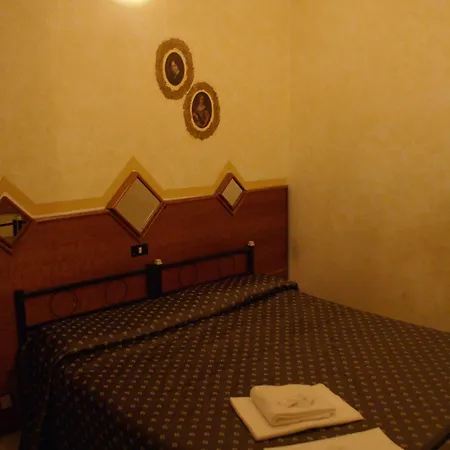 Farini Hotel 2*
