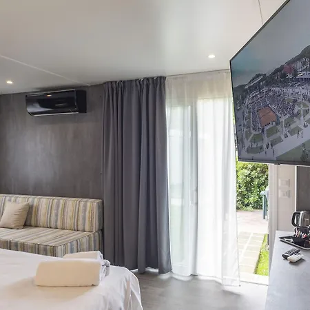 Flaminio Village Park 4*