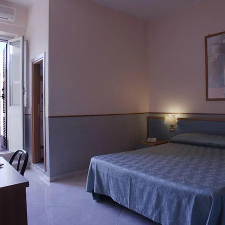 Lazzari 2* Roma