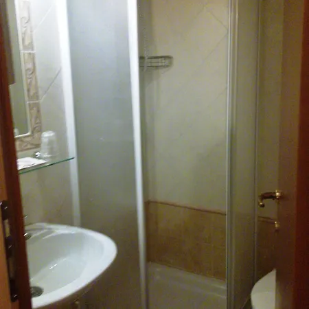Lazzari Hotel 2*