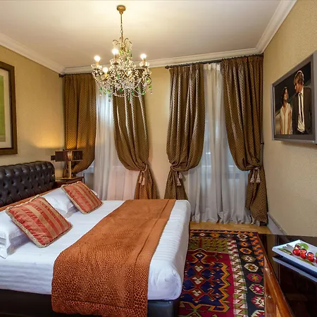 The At The Forum Luxury Collection - The At The Forum 5*