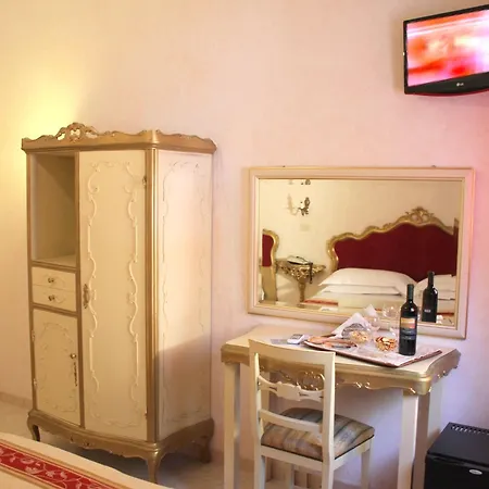 Romulus Hotel 3*