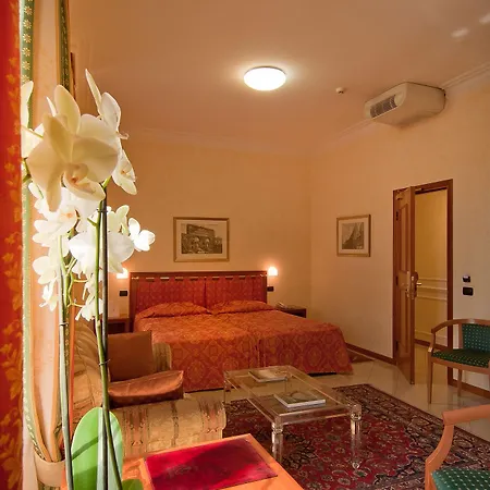 Residenza Paolo Vi 4* Řím