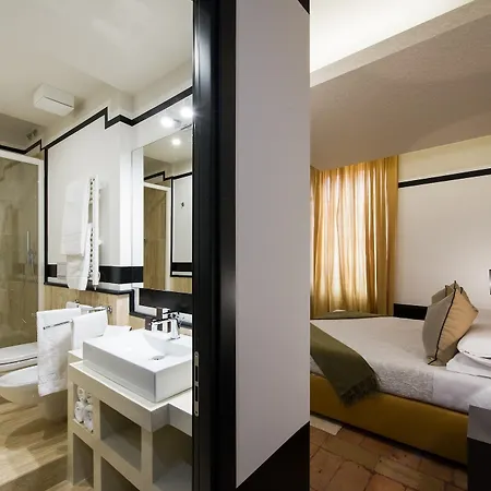 Relais Santa Maria Maggiore Bed & Breakfast 3*