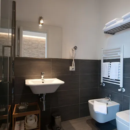 Domus Castroni Pompeo Magno 3* Рим