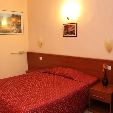 Giovy Bed & Breakfast 2*