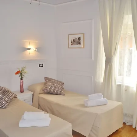 Domus Ester Guest house 2*