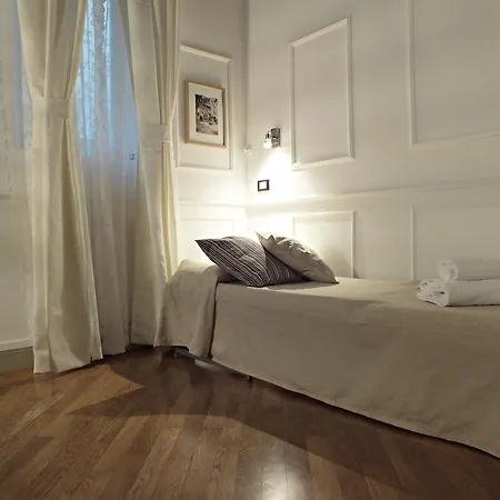 Domus Ester Guest house 2*