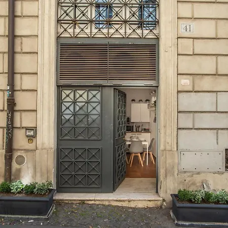 Colosseum Royal Apartment
