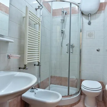 Bed and breakfast Terminal House 2*