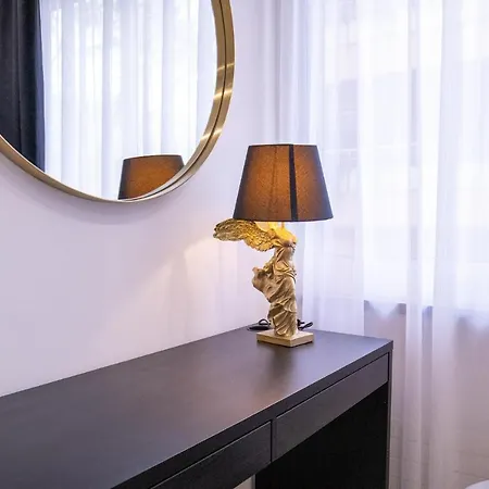 Apartament T-house