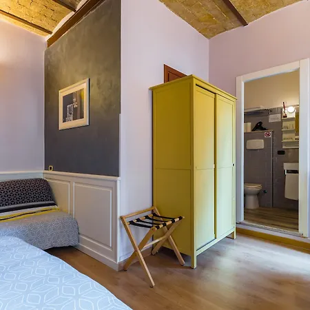 Domus Avi - Guest house Rome