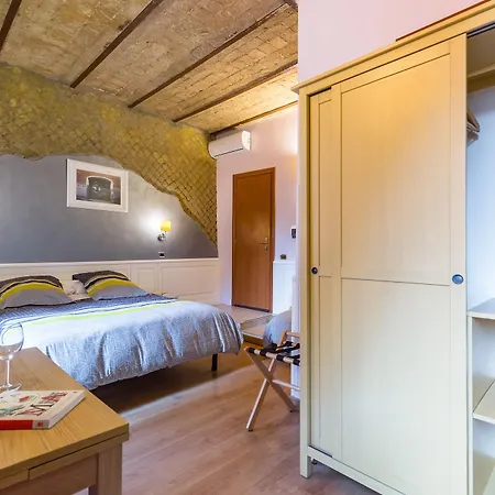 Domus Avi - Guest house