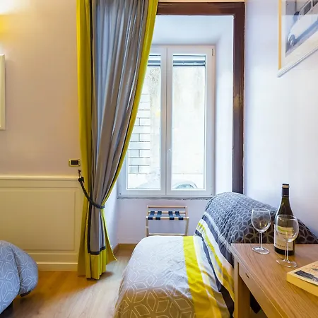 Domus Avi - Guest house Rome