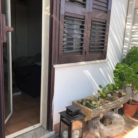 Lizartgarden Panoramic Homestay Rome