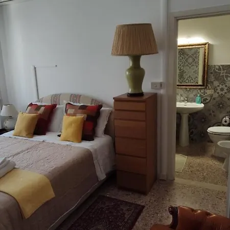 La Badia Del Cavaliere 2 Guest house *
