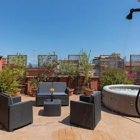 Penthouse With Jacuzzi On Private Terrace In Trastevere *